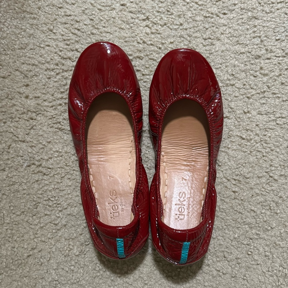 Ruby Red Patent Tieks size 7